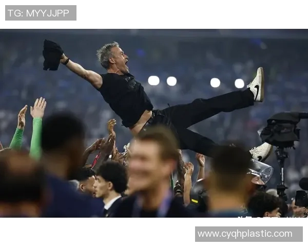 探寻巴黎的足球明星背后故事与成就揭秘